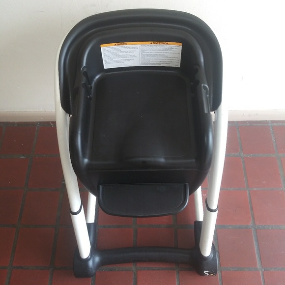 Baby high chair - Picture 3 of 3